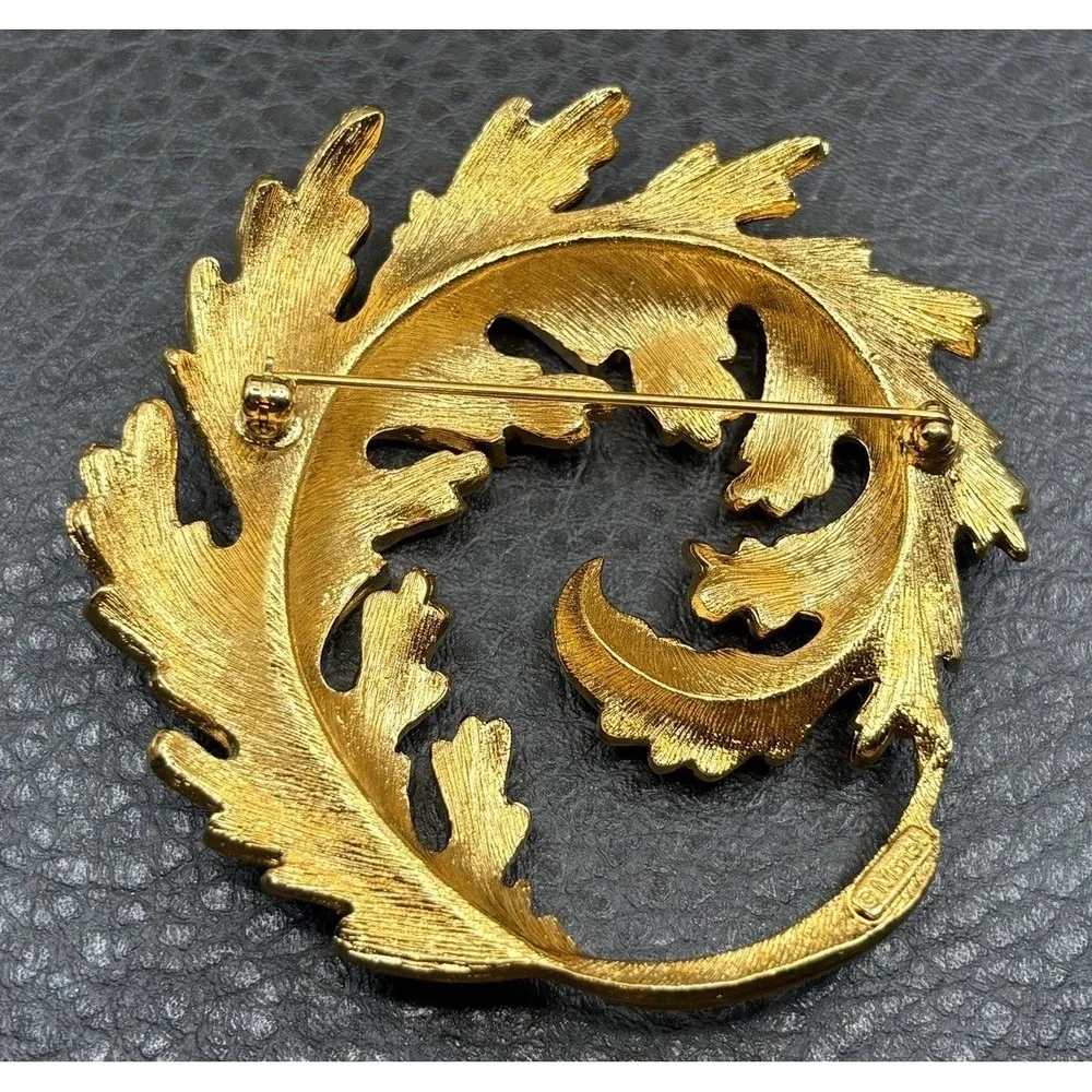 Vintage HUGE Monet Swirl Feather Leaf Wreath 80s Brooch Textured Pin Gold Tone
